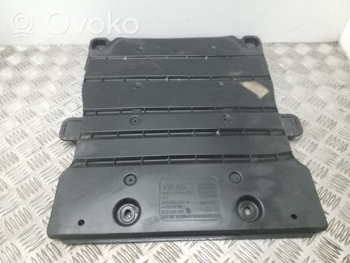 Seat Leon (5F) Kita dugno detalė 5Q0825229C