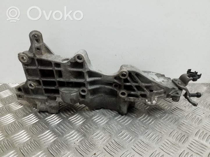 Skoda Fabia Mk2 (5J) Mocowanie alternatora 03L903143K