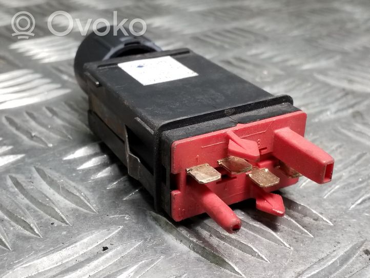 Audi TT Mk1 Ajonvakautusjärjestelmän kytkin (ESP) 8N0927134