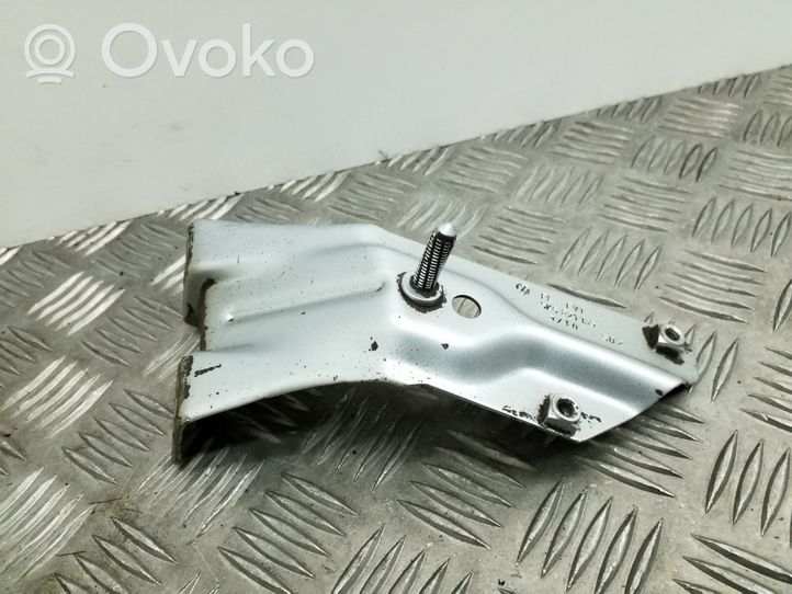 Volkswagen Golf VI Supporto di montaggio del parafango 5K6821135