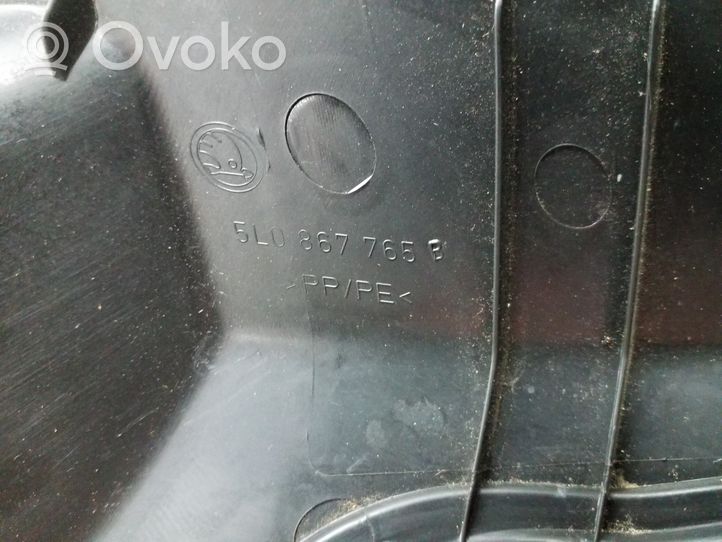 Skoda Yeti (5L) Osłona boczna fotela tylnego 5L0867765B