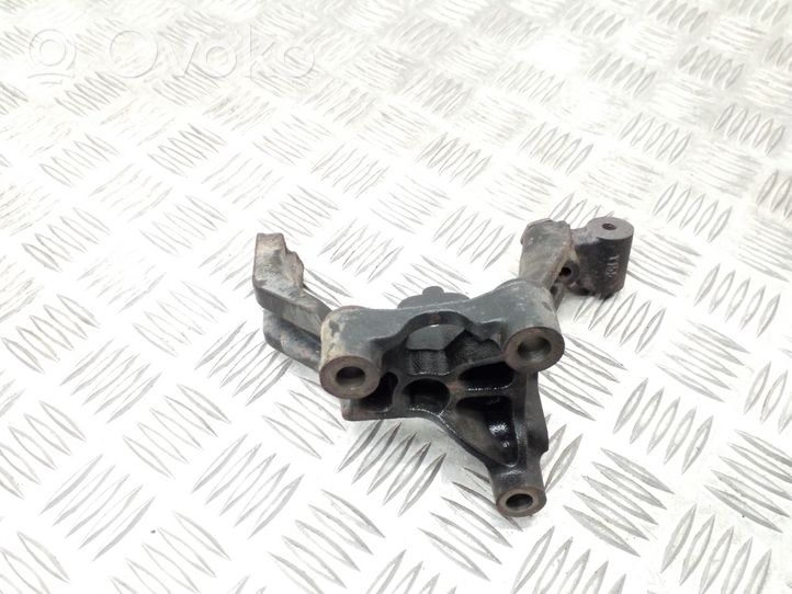 Volkswagen PASSAT B8 EGR valve cooler bracket 04L425