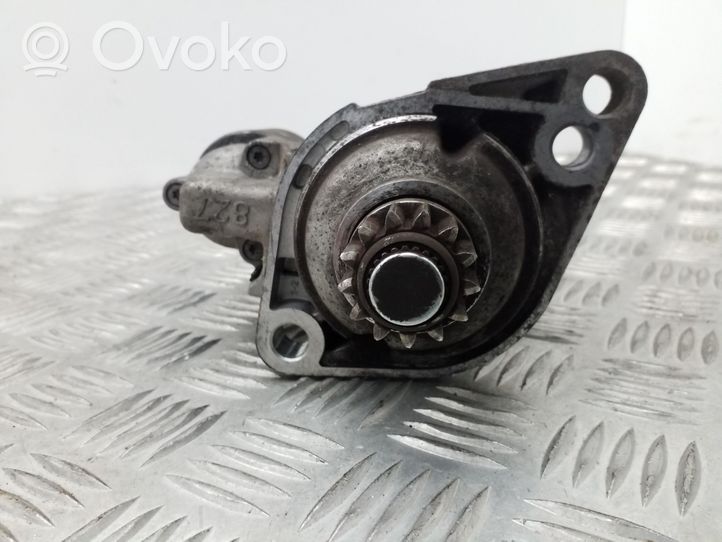 Volkswagen Golf VI Motor de arranque 02Z911024