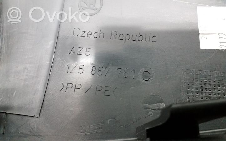 Skoda Octavia Mk2 (1Z) Podpora mocowania półki bagażnika 1Z5867761C