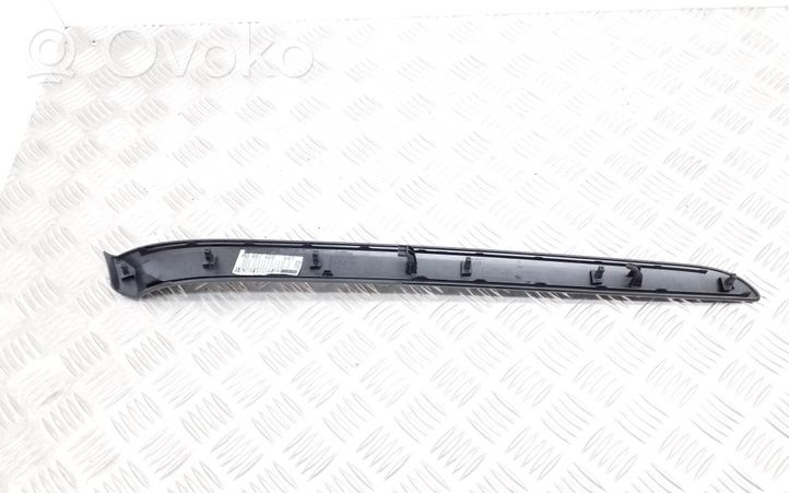 Seat Exeo (3R) Priekinė apdailos juosta 3R0867409