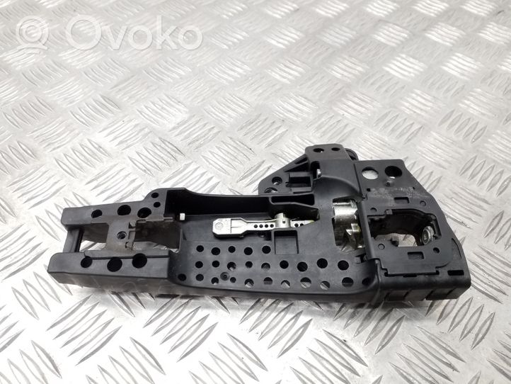 Audi A5 8T 8F Support poignée extérieur de porte avant coupé 8T0837886A