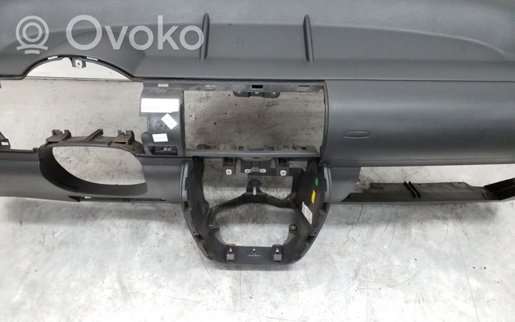 Volkswagen Fox Deska rozdzielcza 5Z0857051C