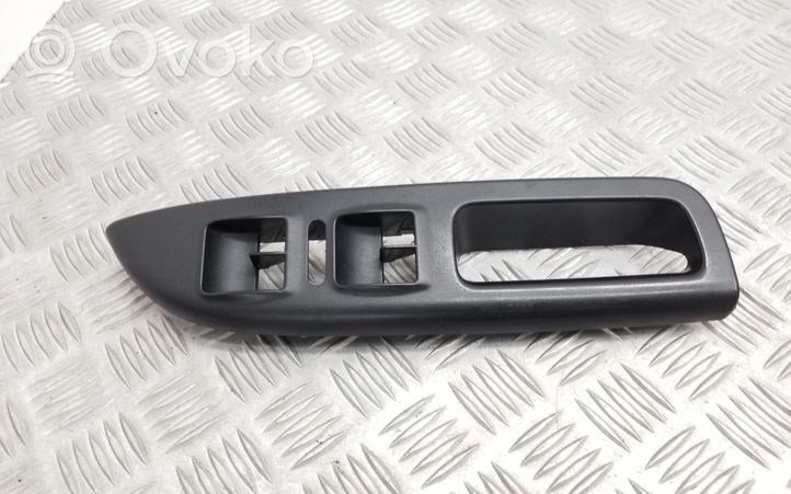 Skoda Octavia Mk2 (1Z) Front door window switch trim 1Z2867172