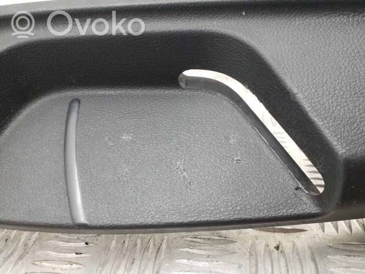 Volkswagen Jetta VI Seat trim 5C6881314C