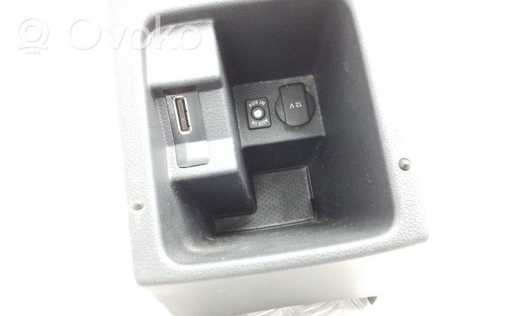 Volkswagen Sharan Mantu nodalījums centrālā konsole 7N0863323B