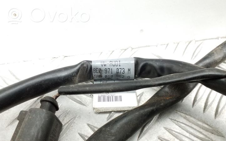 Audi A4 S4 B7 8E 8H Cablaggio della ventola di raffreddamento 8E0971073M