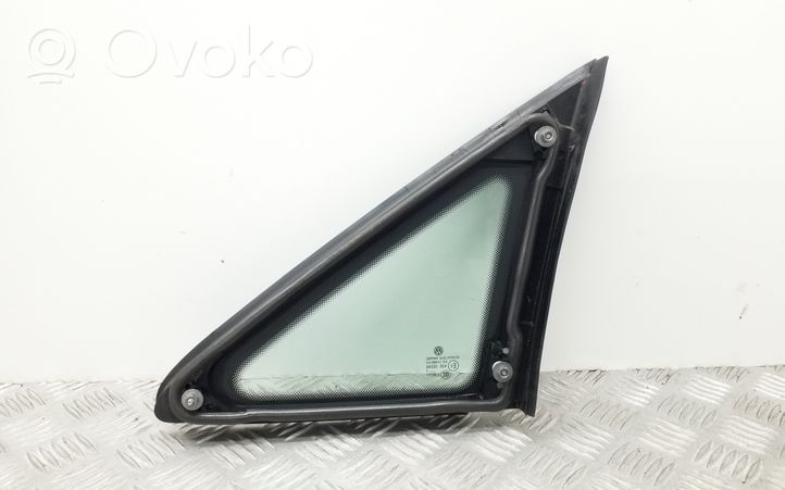 Volkswagen Touran II Finestrino/vetro triangolo anteriore 1T0845412