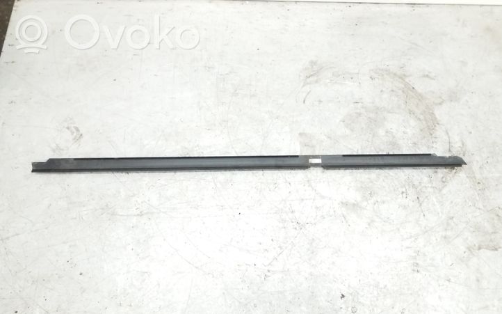 Volkswagen PASSAT CC Joint / vitre de porte arrière 3C8839475D