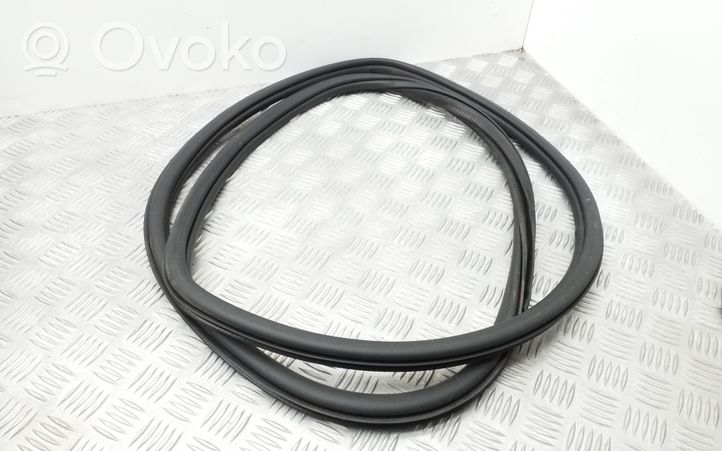 Volkswagen Jetta VI Front door rubber seal 5C6867912