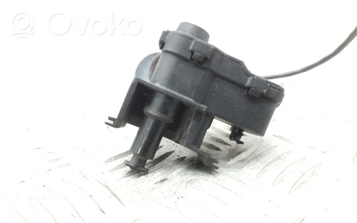 Volkswagen Jetta VI Serratura del tappo del serbatoio del carburante 5C6810773B