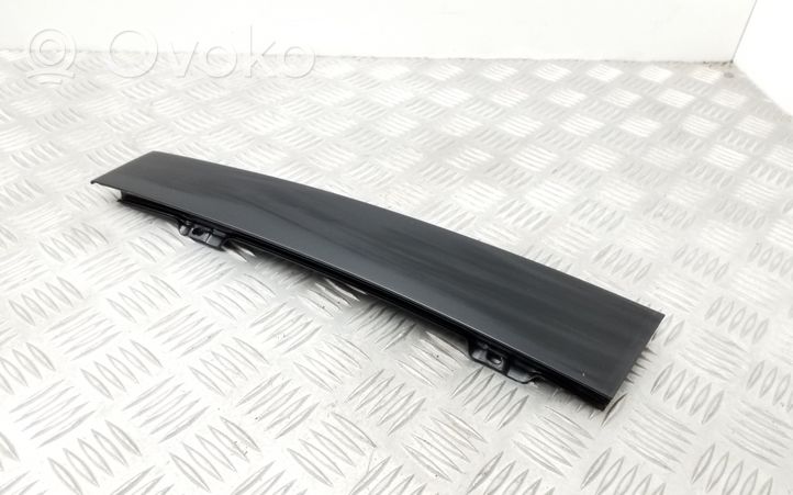 Volkswagen Jetta V Rivestimento modanatura del vetro della portiera posteriore 1K5839902D