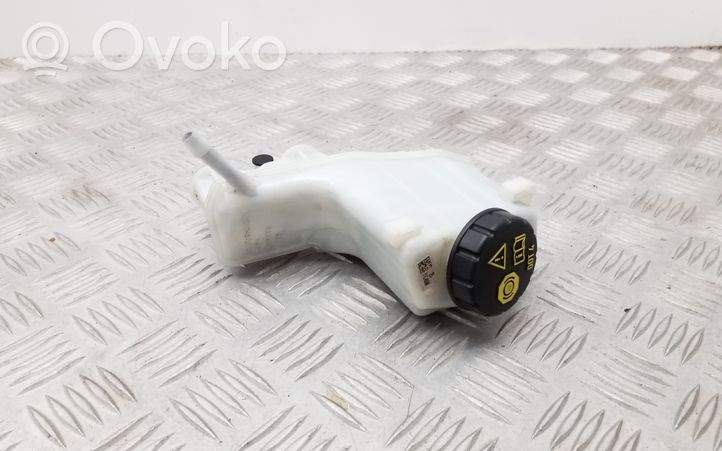 Volkswagen PASSAT B8 Brake fluid reservoir 5Q2611301H