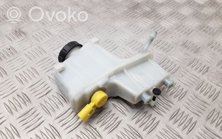 Volkswagen PASSAT B8 Brake fluid reservoir 5Q2611301H