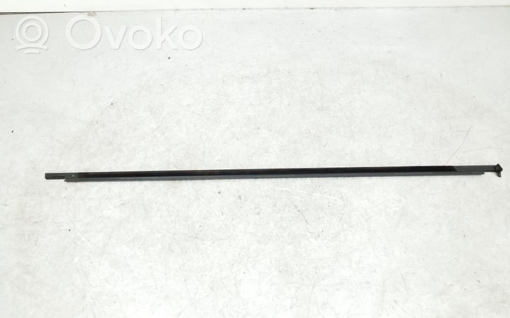 Seat Leon (5F) Etuoven ikkunalasin kumitiiviste 5F4837477