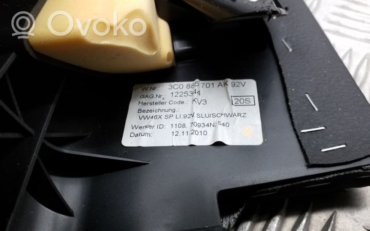 Volkswagen PASSAT B6 Takaistuintilan alempi sivulista 3C0885701AK