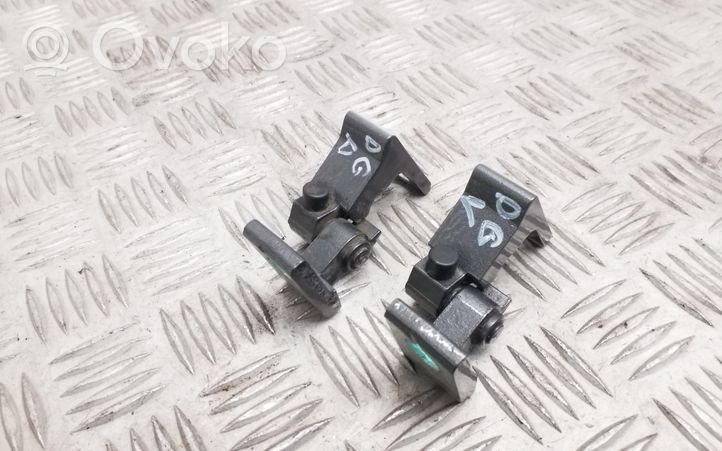 Volkswagen Polo V 6R Rear door hinge set 7N0831402