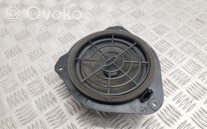 Audi A1 Garsiakalbis (-iai) galinėse duryse 8X0035411B