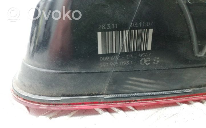 Volkswagen Tiguan Lampy tylnej klapy bagażnika 5N0945093C