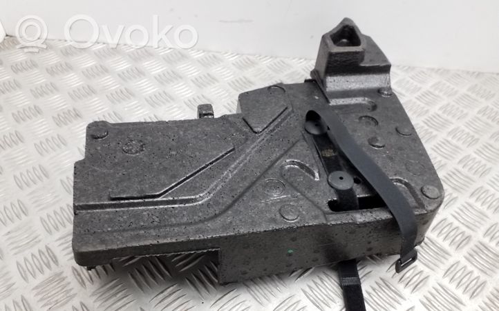 Audi Q7 4L Cassetta degli attrezzi 4L0012112C