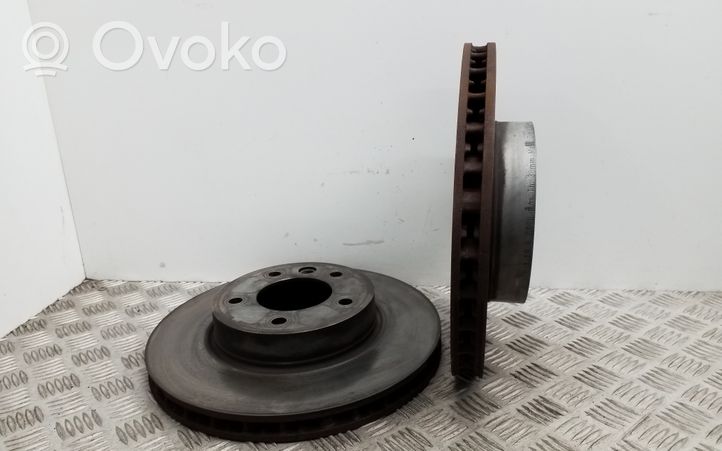 Volkswagen Touareg II Disque de frein avant 7L6615302N