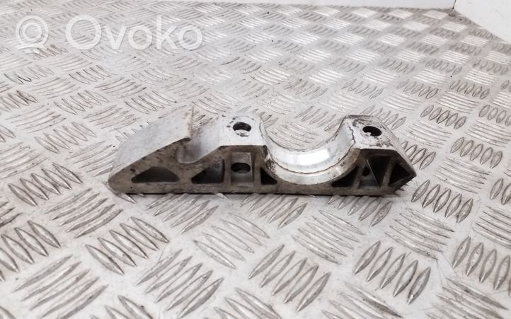 Volkswagen Touareg II Supporto per boccola della barra antirollio, anteriore 7L0411063B