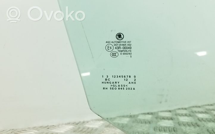 Skoda Octavia Mk3 (5E) Vetro del finestrino della portiera anteriore - quattro porte 5E0845202A