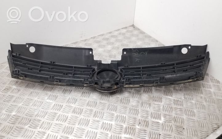 Volkswagen Jetta VI Grotelės priekinės 5C6853653