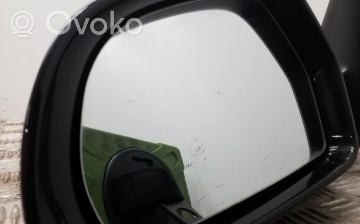 Audi Q3 8U Elektryczne lusterko boczne drzwi przednich 8U0867367L