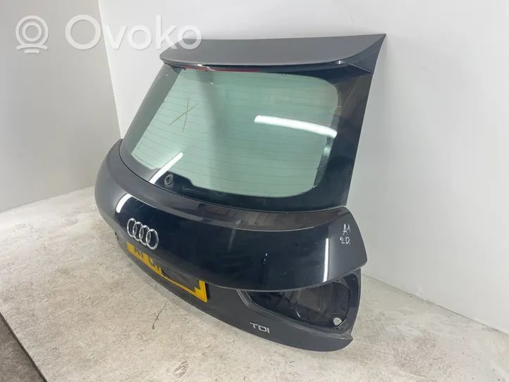 Audi A1 Takaluukun/tavaratilan kansi 