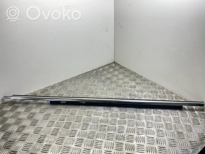 Audi Q5 SQ5 Moulures des vitres de la porte avant 8R0853283E