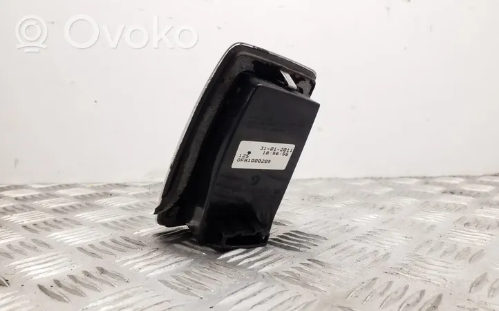 Audi A1 Takavalot 8X0945096