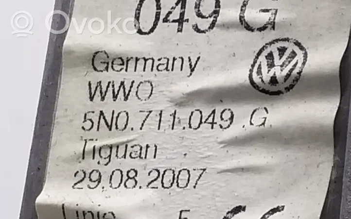 Volkswagen Tiguan Vaihteenvalitsimen verhoilu 5N0711049G