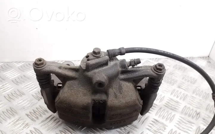 Volkswagen PASSAT B8 Front brake caliper 6798D