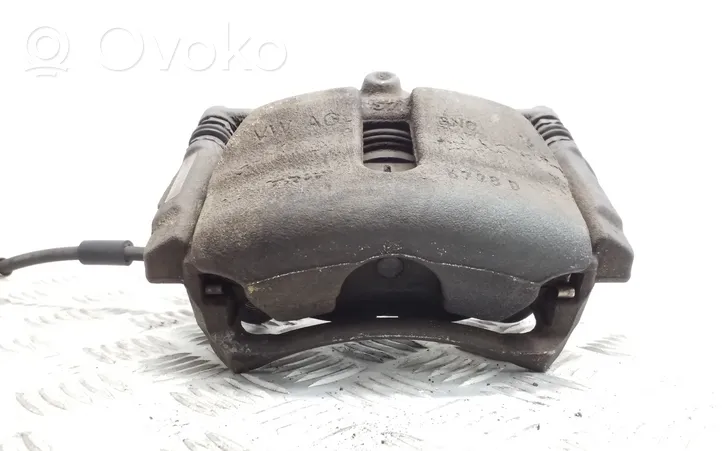 Volkswagen PASSAT B8 Front brake caliper 6798D