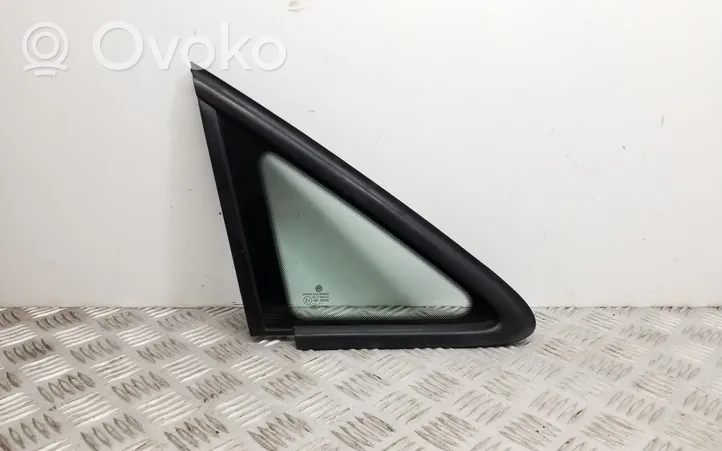 Volkswagen Touran II Front door vent window glass four-door 1T0845412