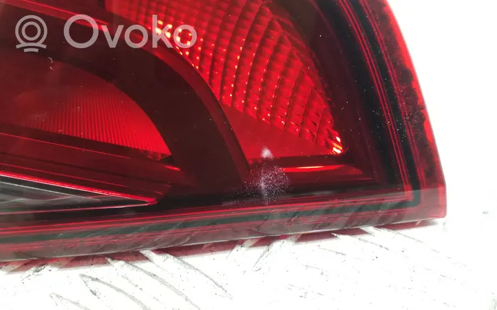 Audi A3 S3 8V Lampy tylnej klapy bagażnika 8V4945093