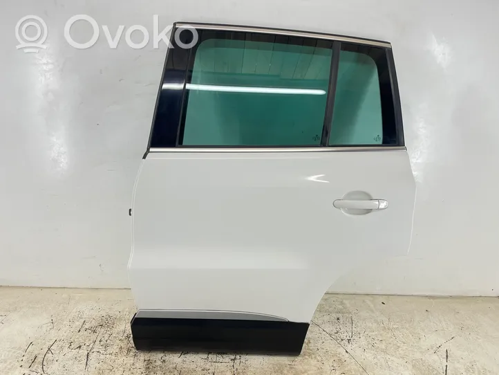 Volkswagen Tiguan Rear door 5N0833311B