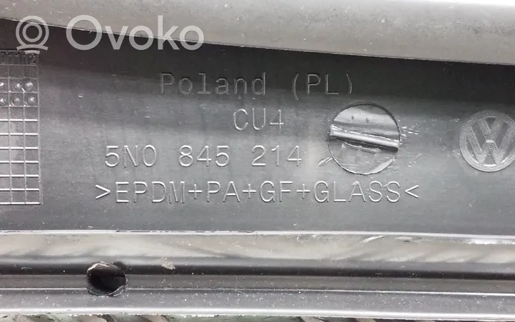 Volkswagen Tiguan Vetro del deflettore posteriore 5N0845214E