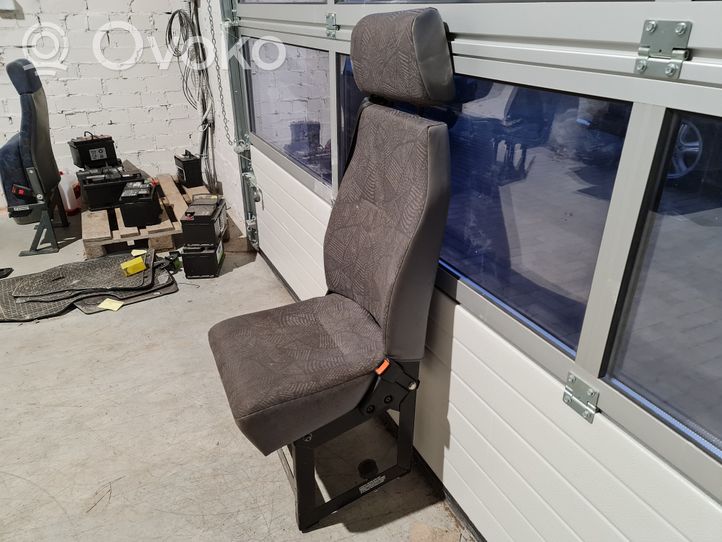 Iveco Daily 30.8 - 9 Toisen istuinrivin istuimet 