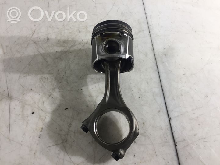 Iveco Daily 6th gen Pistone 23207354149