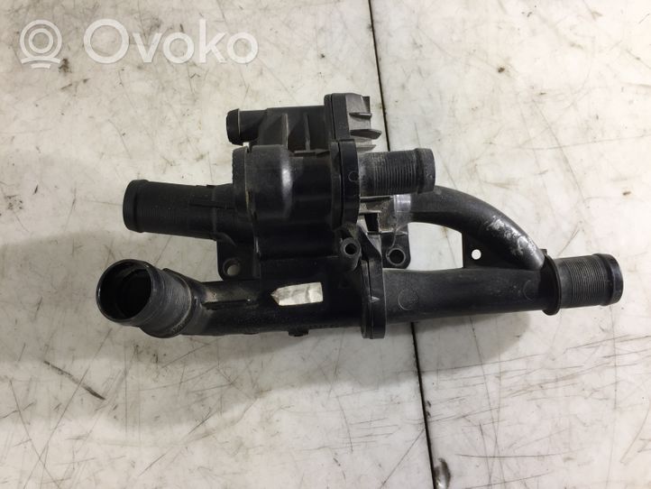 Ford Focus Boîtier de thermostat / thermostat 9670253780