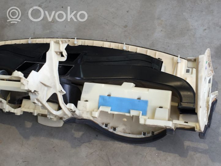 KIA Sorento Deska rozdzielcza 847103E010GW