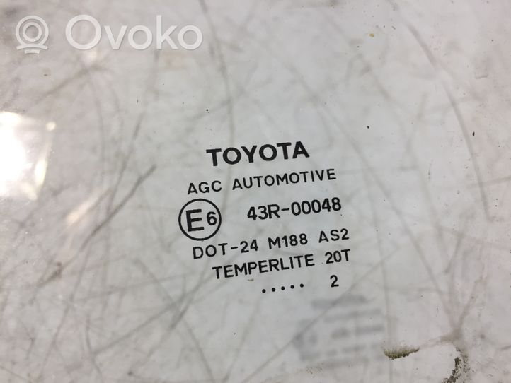 Toyota Yaris Vetro del finestrino della portiera posteriore 43R00048