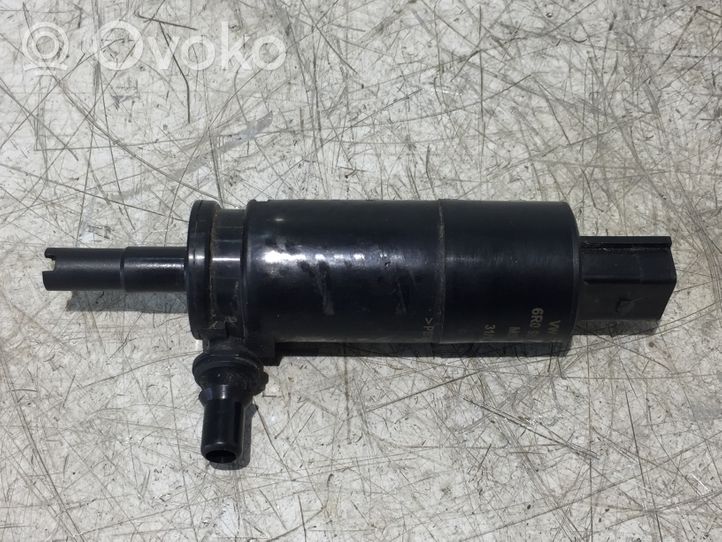 Volkswagen Golf VII Headlight washer pump 6R0955681