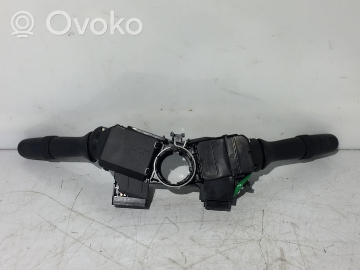 Toyota Yaris Commodo, commande essuie-glace/phare 0D19017F936